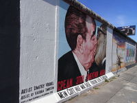gal/Berlin_2009/East_Side_Gallery/_thb_RIMG1053.JPG